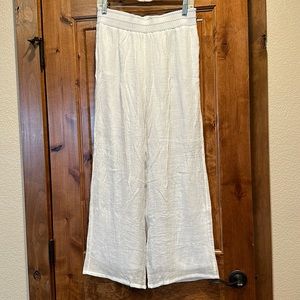 Flowy and soft lightweight wide leg pants!